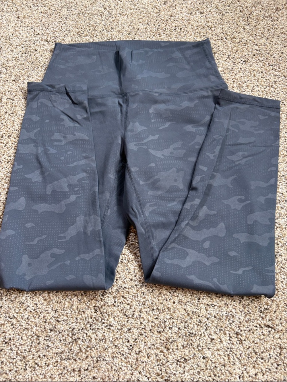 High-Waist Camo Leggings in Dark Gray